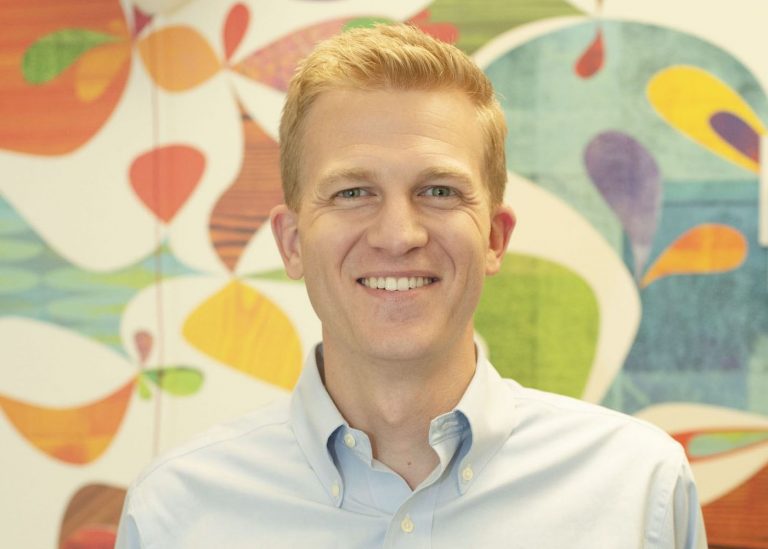 Dr. Jordan Lissauer is a board certified orthodontist practicing in NYC mainly with children / pediatrics